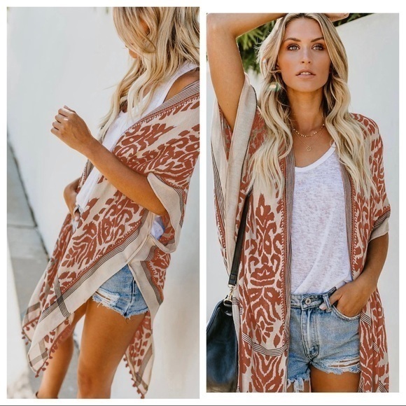 Haute Ellie Accessories - REGGIE-Printed Kimono With Pom Detail